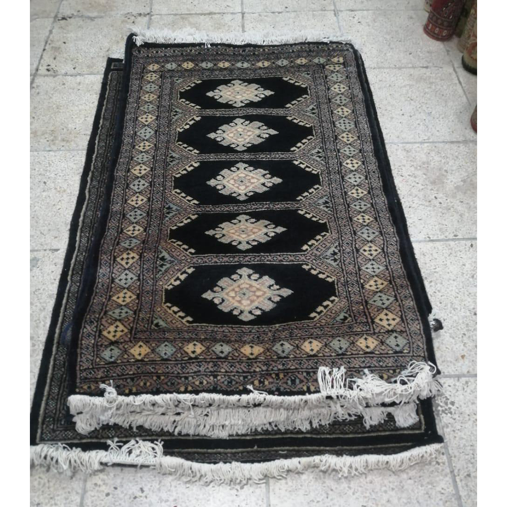 Handcrafted Pakistani Area Rug 2.6×4 ft