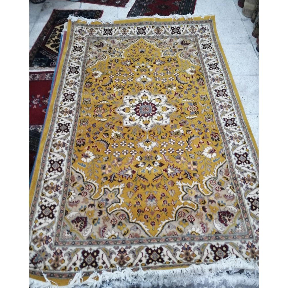 Exquisite Double Knot Tribal Design Carpet